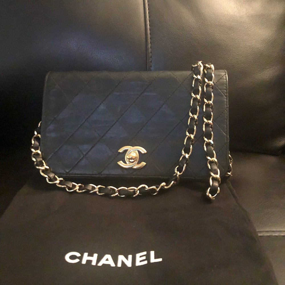 ⭐️Sold ⭐️Authentic chanel quilted full flap